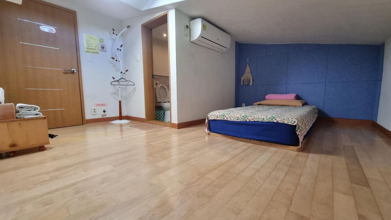 Tongyeong One Guesthouse Bagian luar foto