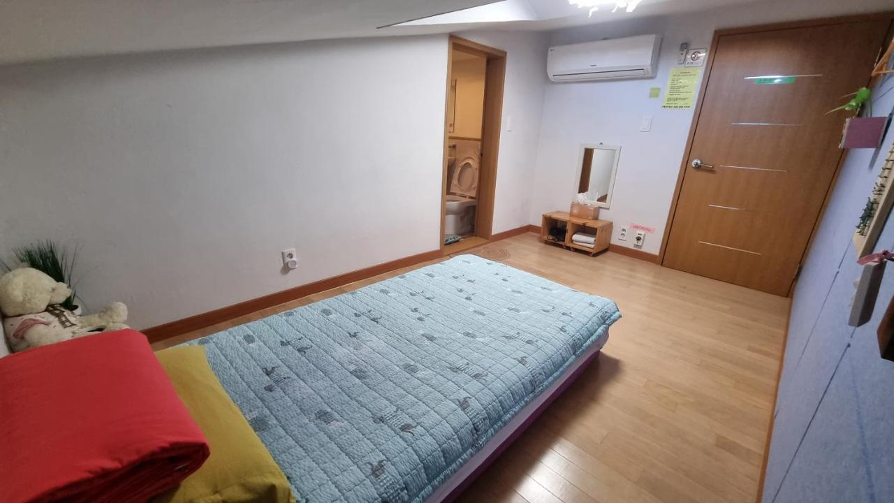 Tongyeong One Guesthouse Bagian luar foto