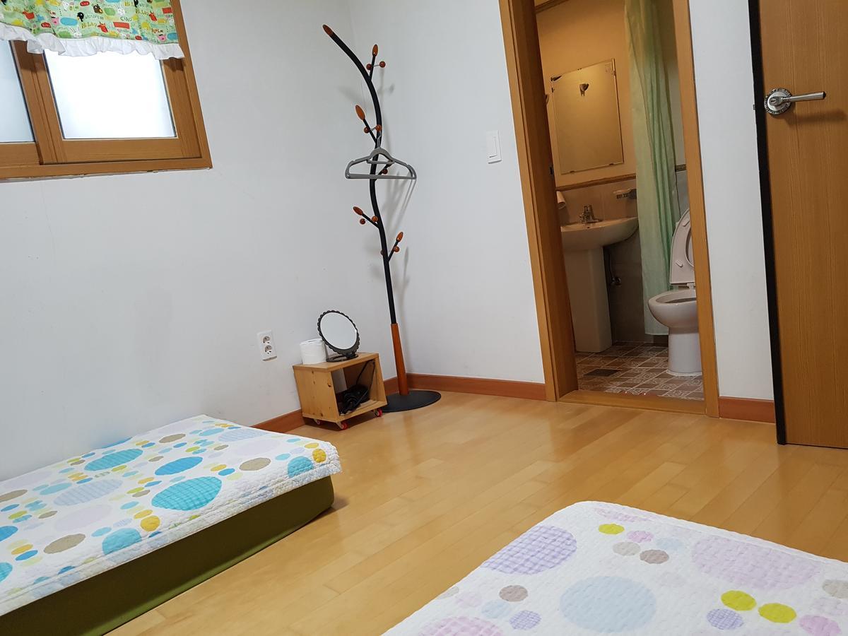 Tongyeong One Guesthouse Bagian luar foto